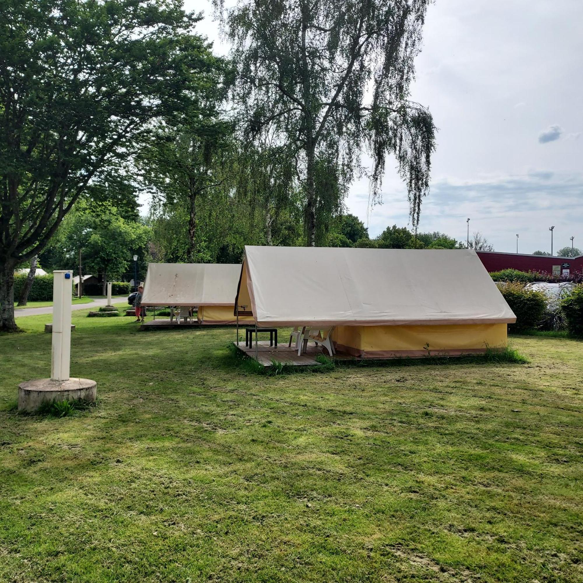 Camping Onlycamp Des Halles Decize Exterior foto